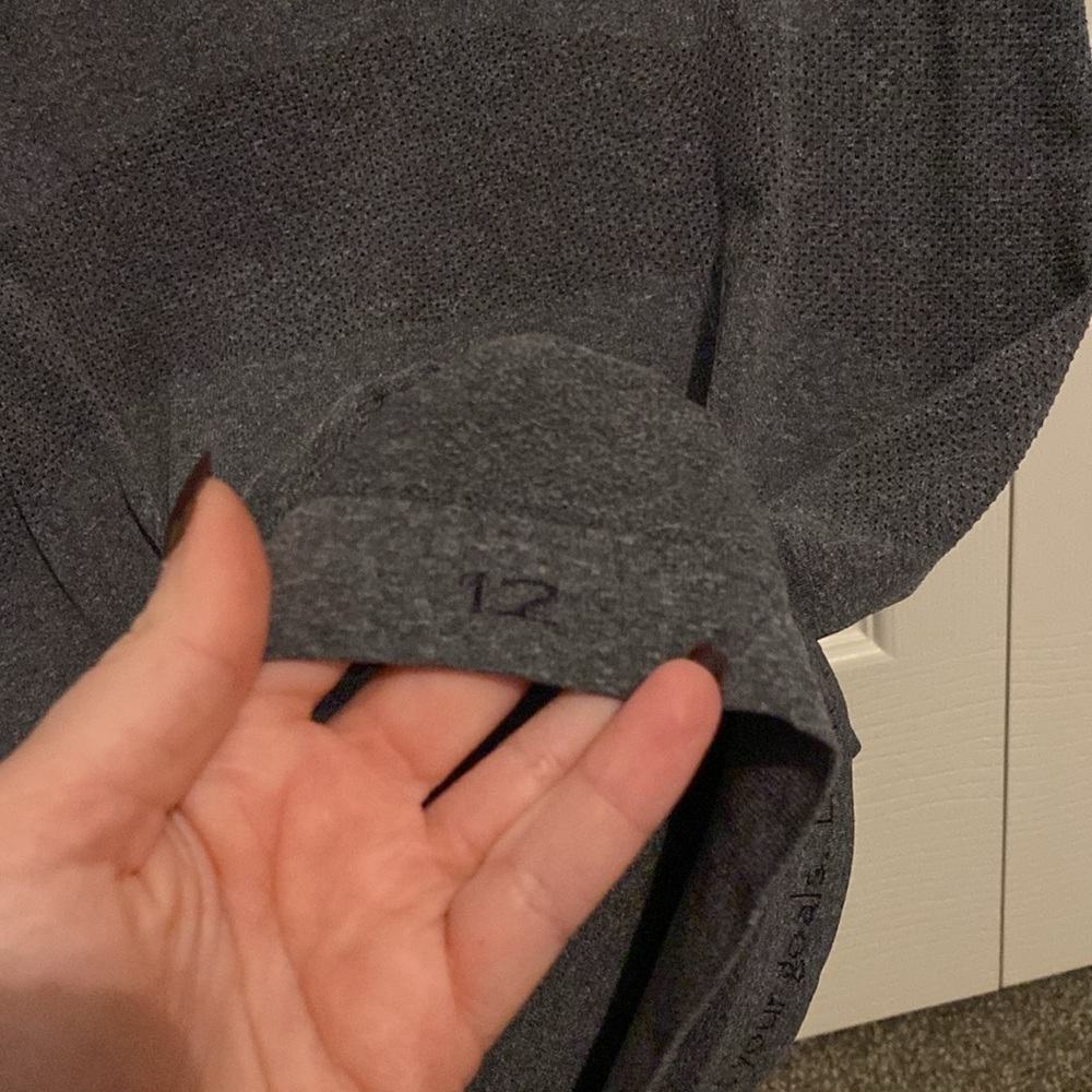 Lululemon Swiftly Tech Tee Gray Size 12 - image 3